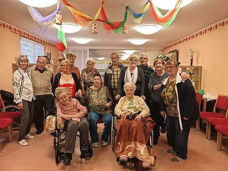Gruppenbild Seniorinnen und Senioren
