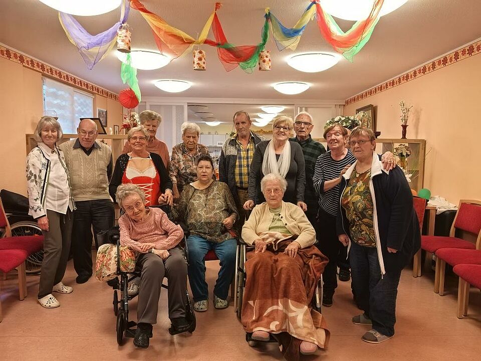 Gruppenbild Seniorinnen und Senioren